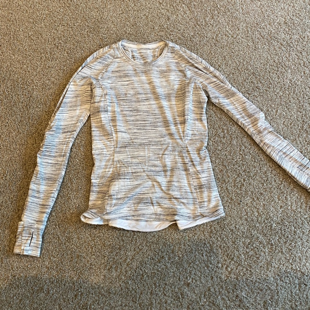 Lululemon long sleeve with thumb holes